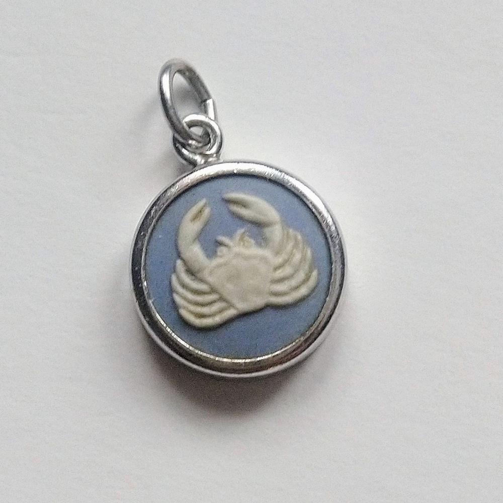 Wedgewood Vintage 'Cancer' Zodiac Pendant